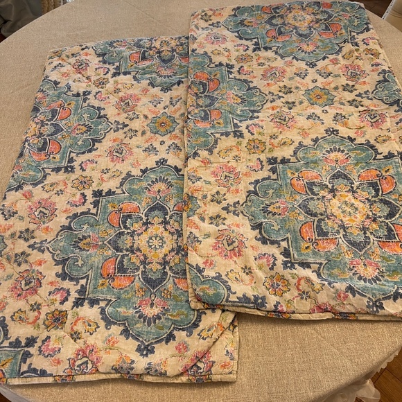 Pier One 2 King Pillow Shams - Picture 2 of 8